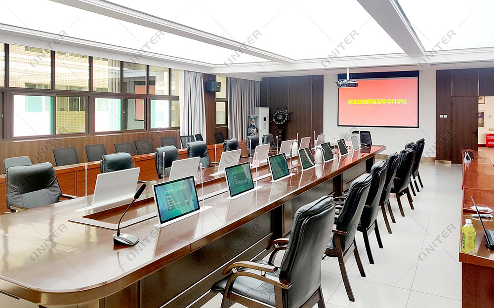 院校无纸化会议系统应用案例——河北正定师专智能会议室建设1.jpg